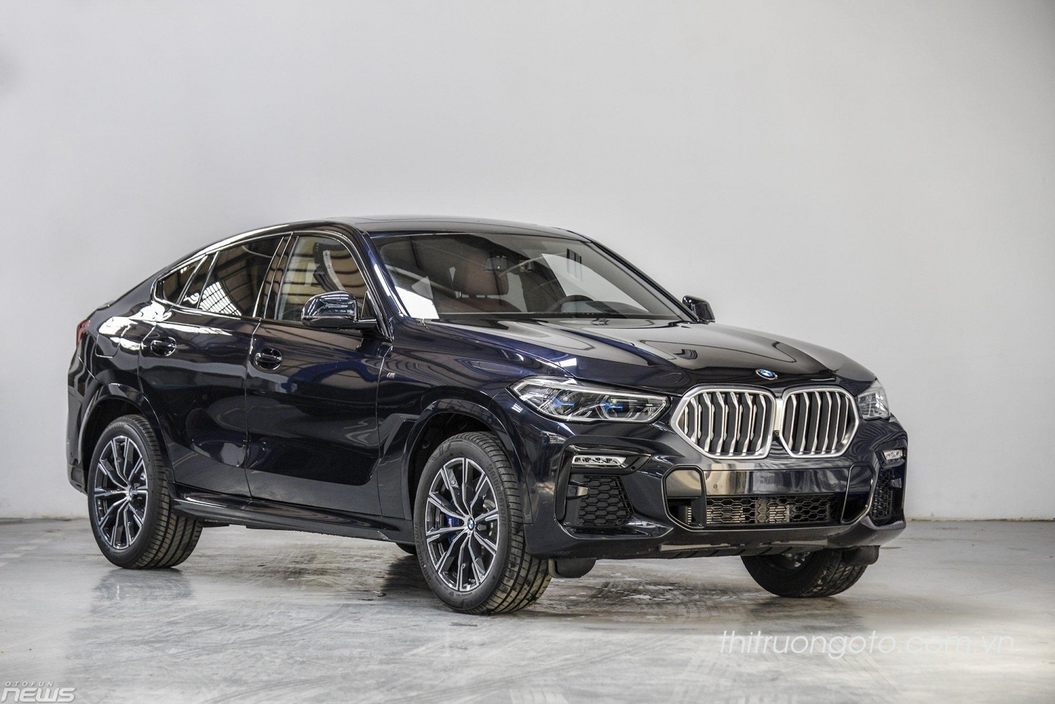 Xe BMW X6 2022 mang lại khả năng lái xe an toàn và hiệu quả