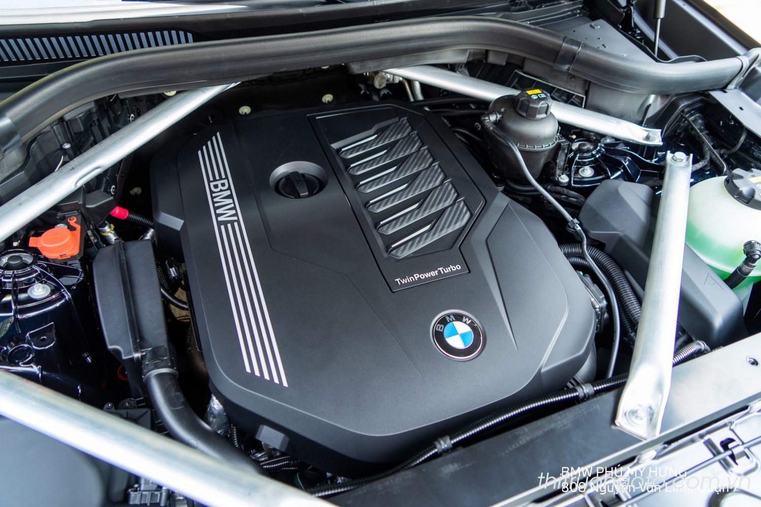 Hình ảnh động cơ xe BMW X6 2022